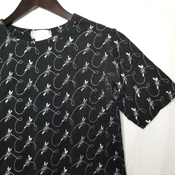 Eaton Petites Tops - EATON PETITES vintage short sleeve embroidered tshirt S